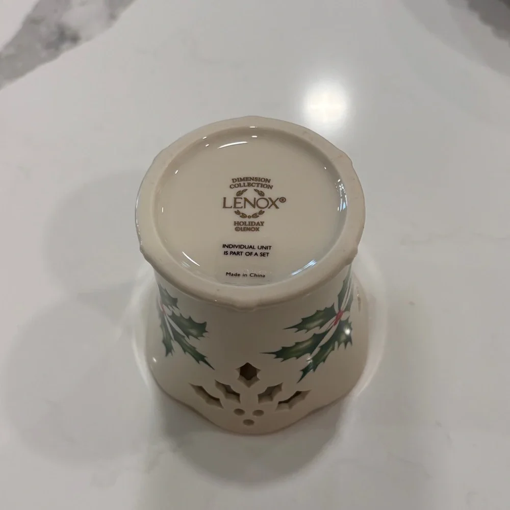 NWOT Lenox Cream and Gold Holly Leaf Candle Holder